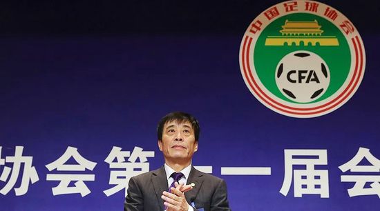 电影《宝贝计划》剧照直到接手一票“龙吐珠”大单，“肉票”竟然是几个月大的可爱Baby。