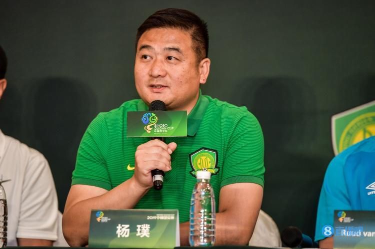 而几乎同一时间,2026赛季F1上海大奖赛比赛也将在上海国际赛车场拉开战幕,随着大电影上映后赛事热度持续攀升,今年的现场入场券也是一票难求。