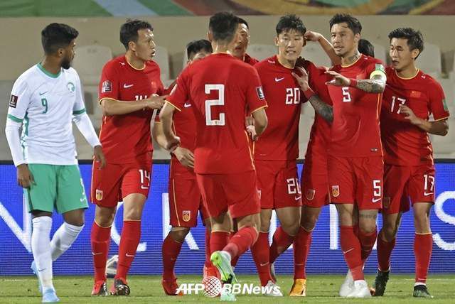 《哪吒2》突破154亿2025-05-19 热门新闻 食物和爱都不可辜负！