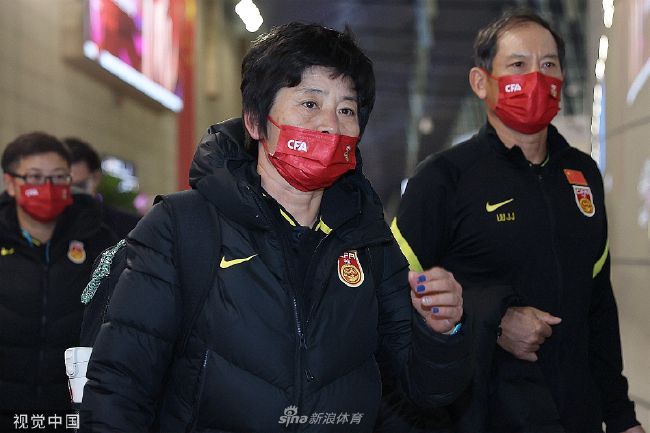 曾被曝订婚购置房产 | (2/9) 组图：拉米·马雷克、艾玛·科林分手！