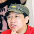 CCTV6 VIP影院 全部 电影 电视剧 影人 视频 图片 新闻 更新时间 所有 1小时内 今日内 1周内 1个月内 从资讯频道搜索 结果 94606 条 刘德华海量比V照 最爱剪刀手被笑专注卖萌30年 2013-04-15 4月13日晚，第32届香港电影金像奖颁奖礼隆重举行，刘德华作为颁奖嘉宾，在后台与与郑秀文、成龙等明星合影时，摆出剪刀手卖萌。